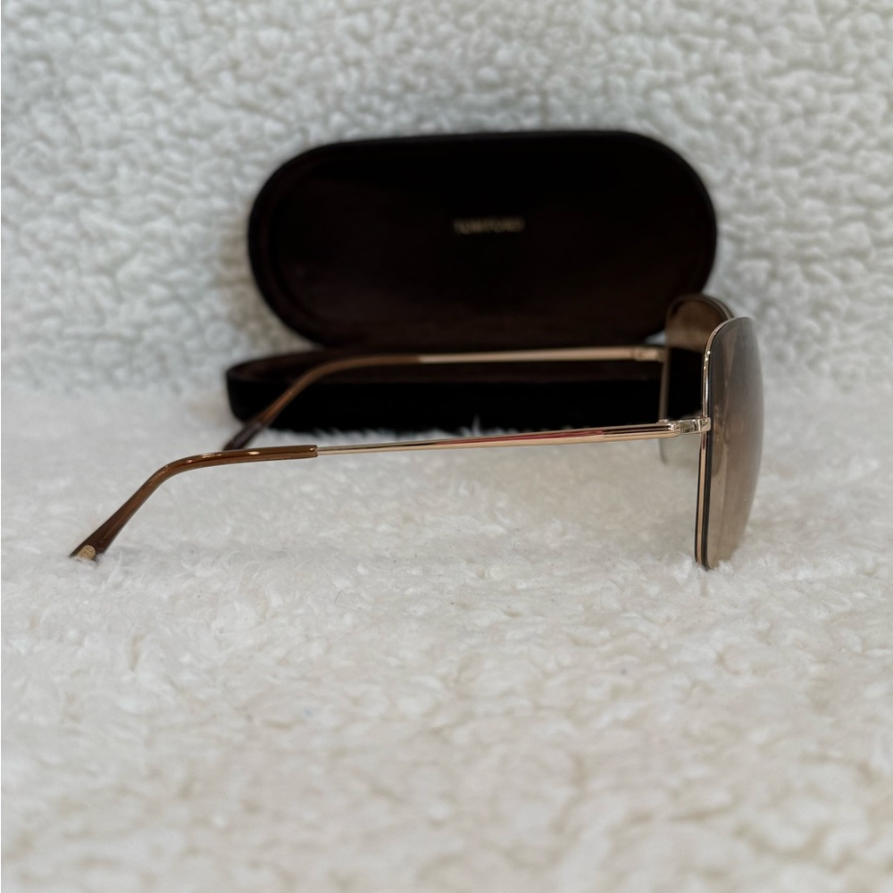 Tom Ford Elegant Gold Sunglasses - Picture 4 of 8